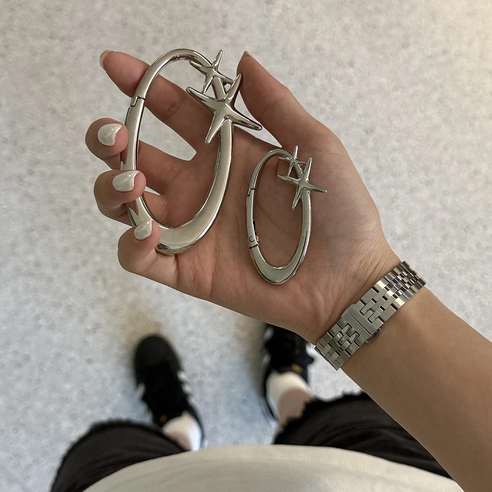 

Y2K Punk Star Oval Essential Icon Carabiner Keychain Axe Shaped Mountaineering Car Key Ring Gothic Backpack Decor Korean Fashion