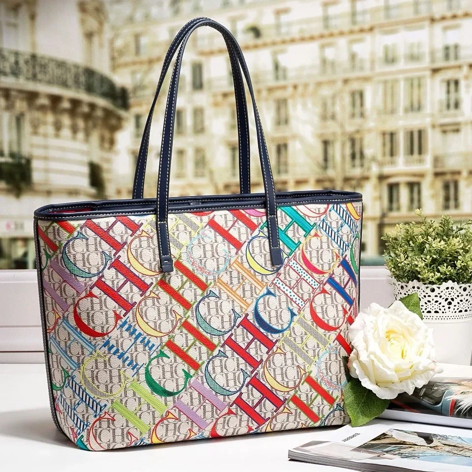 

2025 Elegant Minimalist Classic Messenger Bag In Solid Color Fashionable For Business Commuter Women