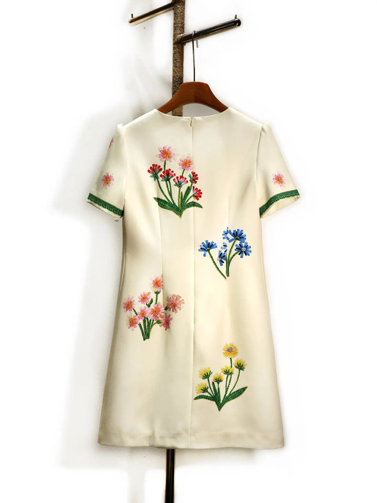 High Quality New Spring Summer Casual Short Sleeve Dress Elegant Round Neck Luxury Diamonds Beading Colorblock A-line Mini Dress