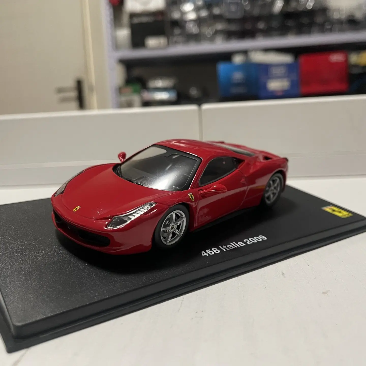 ixo-–-jouets-en-alliage-moule-sous-pression-echelle-1-43-ferrari-458-italia-2009-modele-de-voitures-de-sport-nostalgie-classique-cadeau-pour-adulte-souvenir-affichage-statique