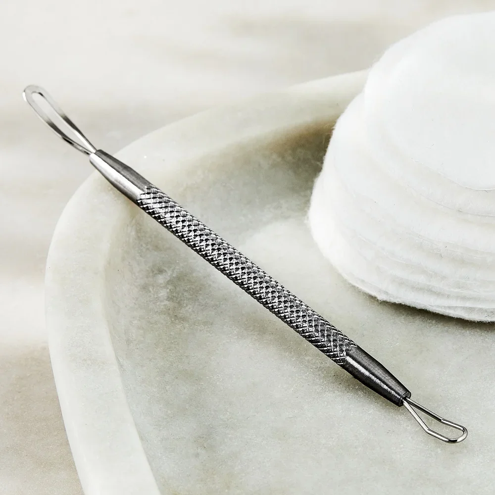 Zestaw 3 narzędzi ze stali nierdzewnej do usuwania wyprysków, dwustronny ekstraktor zaskórników i pryszczy, teksturowany uchwyt, bezpieczny i skuteczny w pielęgnacji skóry.