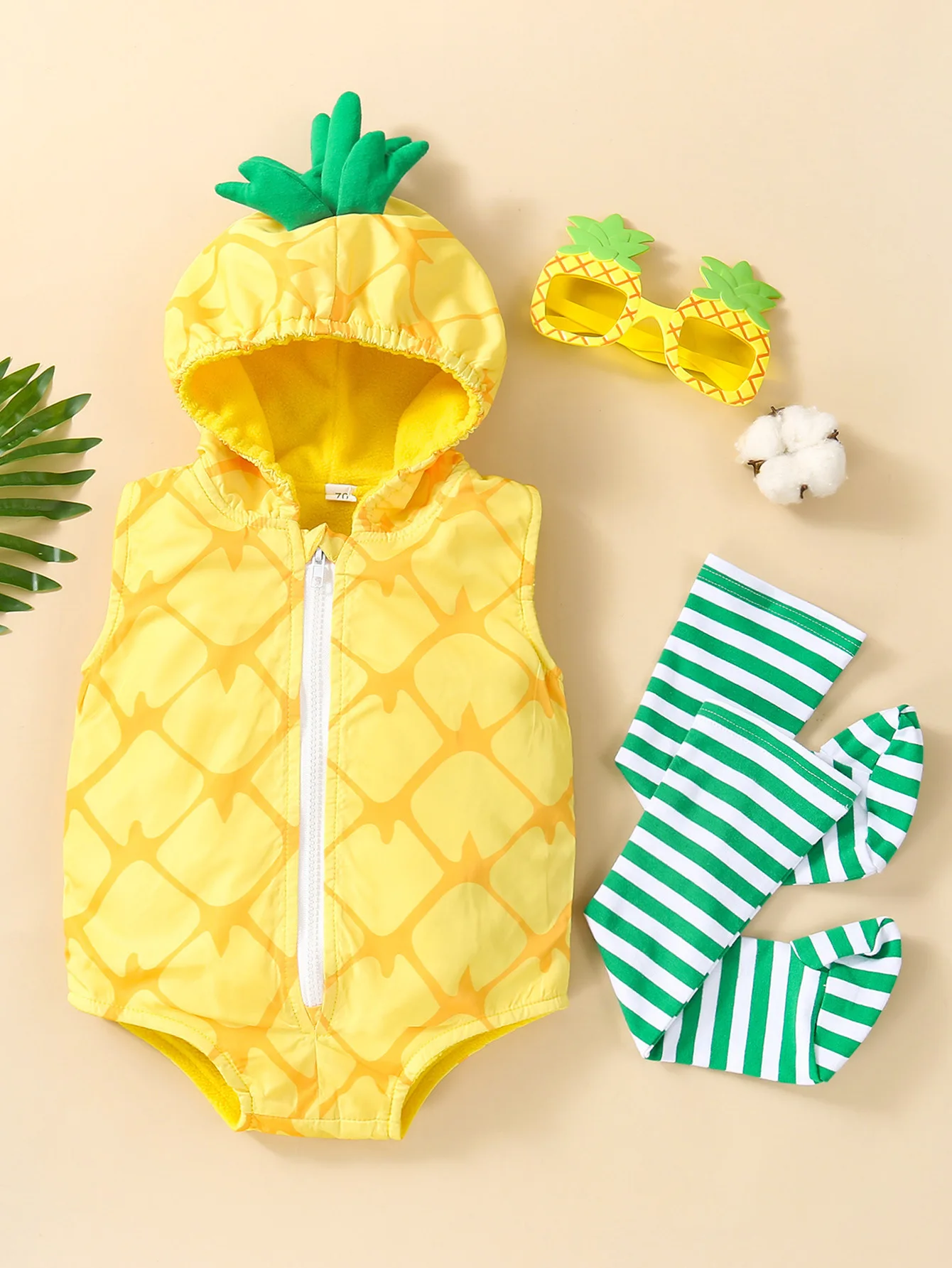 

Europe and the United States Bao Bao clothing 2023 pineapple shape sleeveless hooded zipper shirt striped socks two-piece set