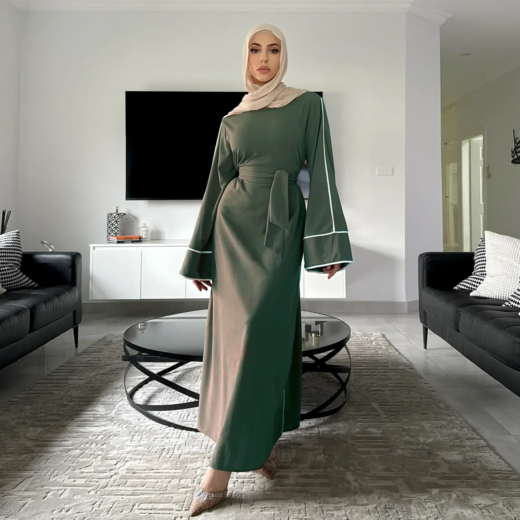 Plain chiuso Abaya Dubai Abito musulmano di lusso Eid Abaya per le donne Abiti turchi Abbigliamento islamico Caftano Hijab Robe Musulmana