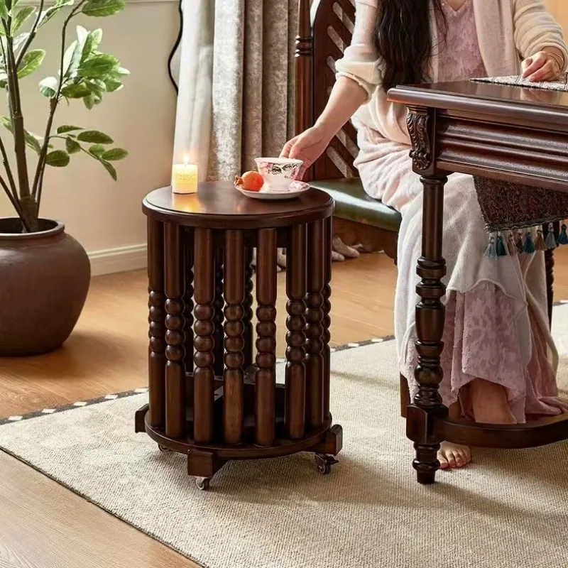 

Складывающиеся табуреты в винтажном стиле, массив орехового дерева, полностью из массива дерева, съемные.