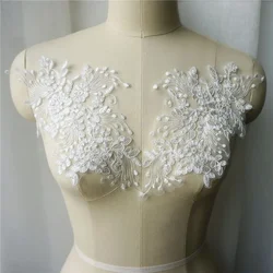 2 pezzi fiori bianchi tessuto di pizzo rosa nappa ricamata Appliques da sposa cucire Patch per abito da sera decorazione fai da te