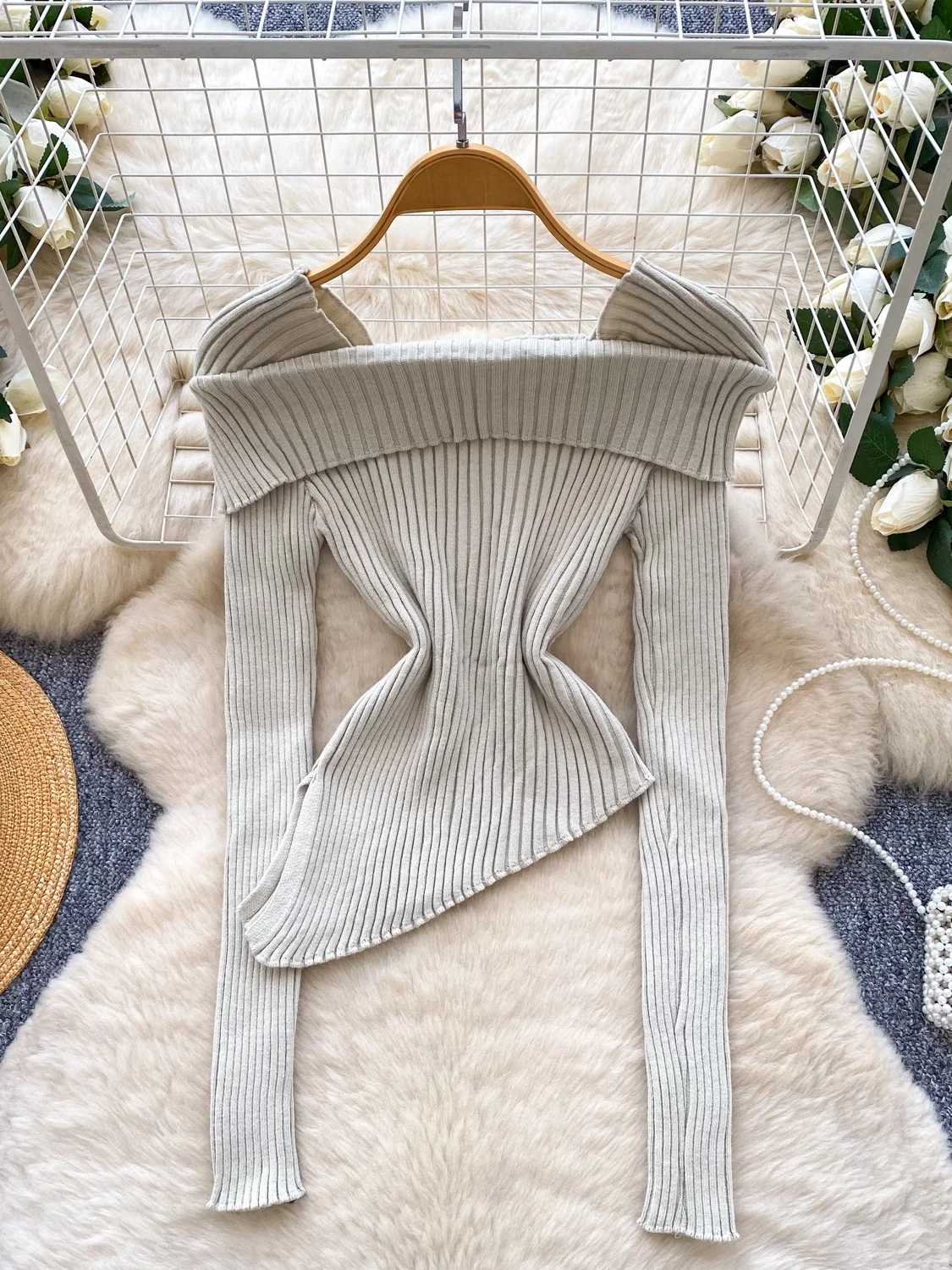 スリムフィット ワンショルダー ニットセーター レディース スタイリッシュで純粋なデザイン 多用途 秋 暖かい ロング丈 ラウンドネック