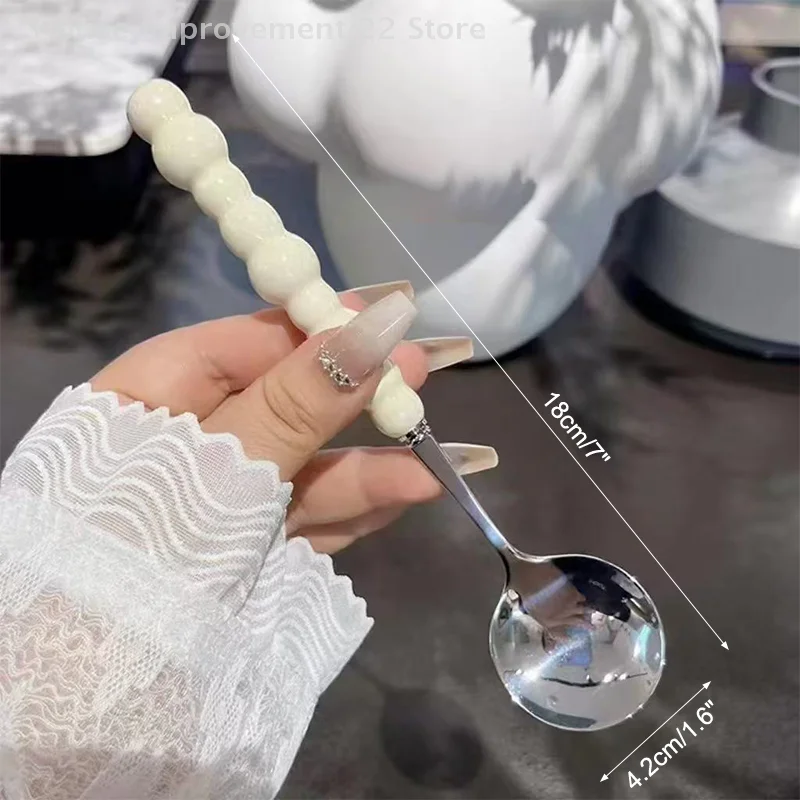 Cucchiaino rotondo in acciaio inossidabile Rete rossa dorata per cena Manico lungo Cucchiai da dessert per agitazione per accessori da cucina Gadget