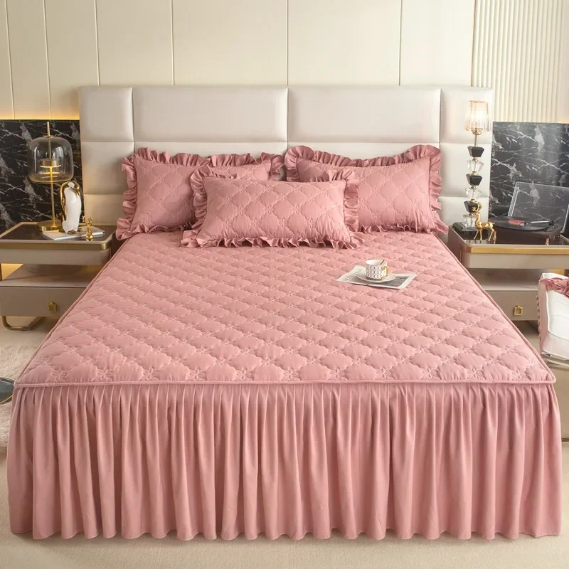 2024 popular skin-friendly polished padded bedspread three-piece set of bed skirt non-slip mattress protective cover four-season