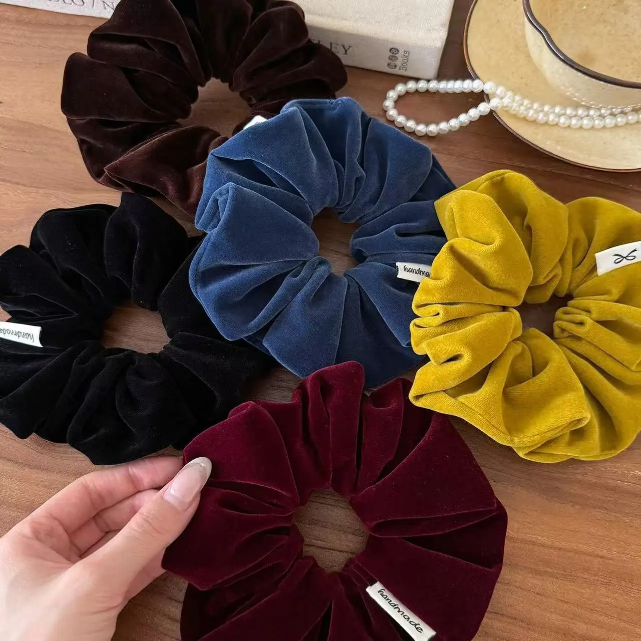 Korean-style minimalist velvet scrunchie – a versatile, high-quality hair accessory with high elasticity.