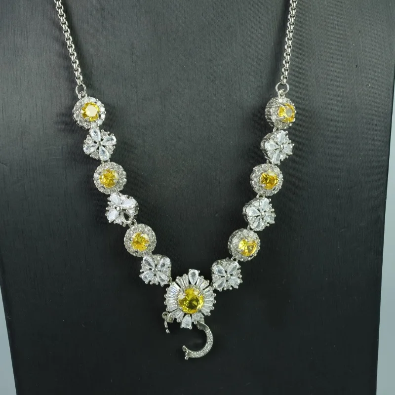 

New Exquisite High-ice Fashion Necklace, Suitable for Daily Wear and Accessories