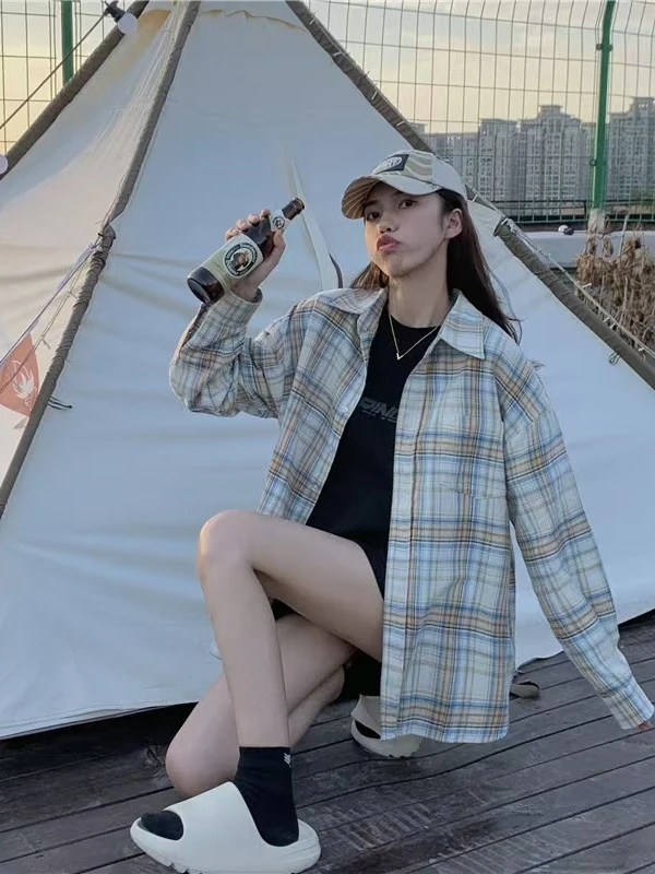 الأمريكية الرجعية منقوشة irt المرأة طويلة Sve ربيع الخريف تصميم جديد فضفاض الجزء العلوي من الجسم هونغ كونغ Sle شيك فضفاض