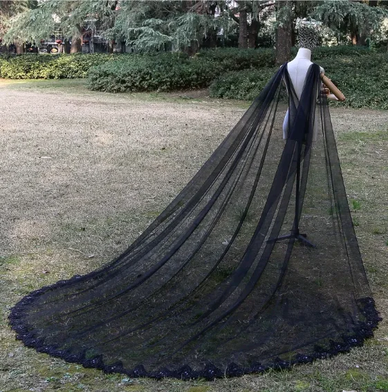 Gotische schwarze Spitze Kathedrale Hochzeit Umhang Schleier Braut elegantes schwarzes Kirche schwarzes Abendkleid
