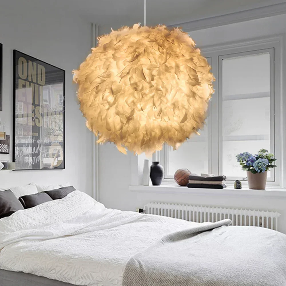 

Feather Floor Lamp Shade Chic Ball-Shaped Hanging Romantic Desk Night Light for Living Room Bedroom Wedding Party Decoration