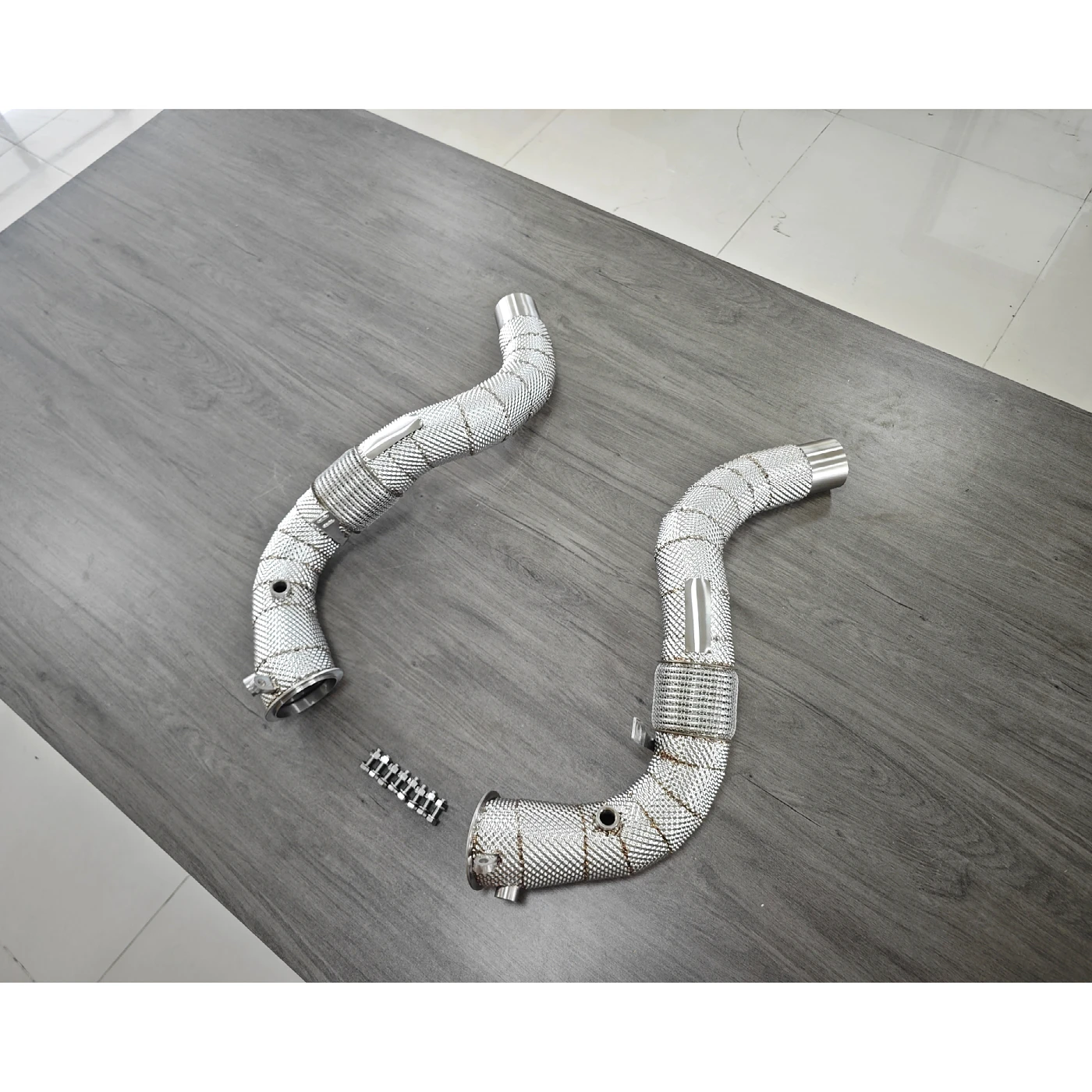 أنبوب عادم AKS Heatshield النازل لنظام رأس العادم BMW G30 550i #6