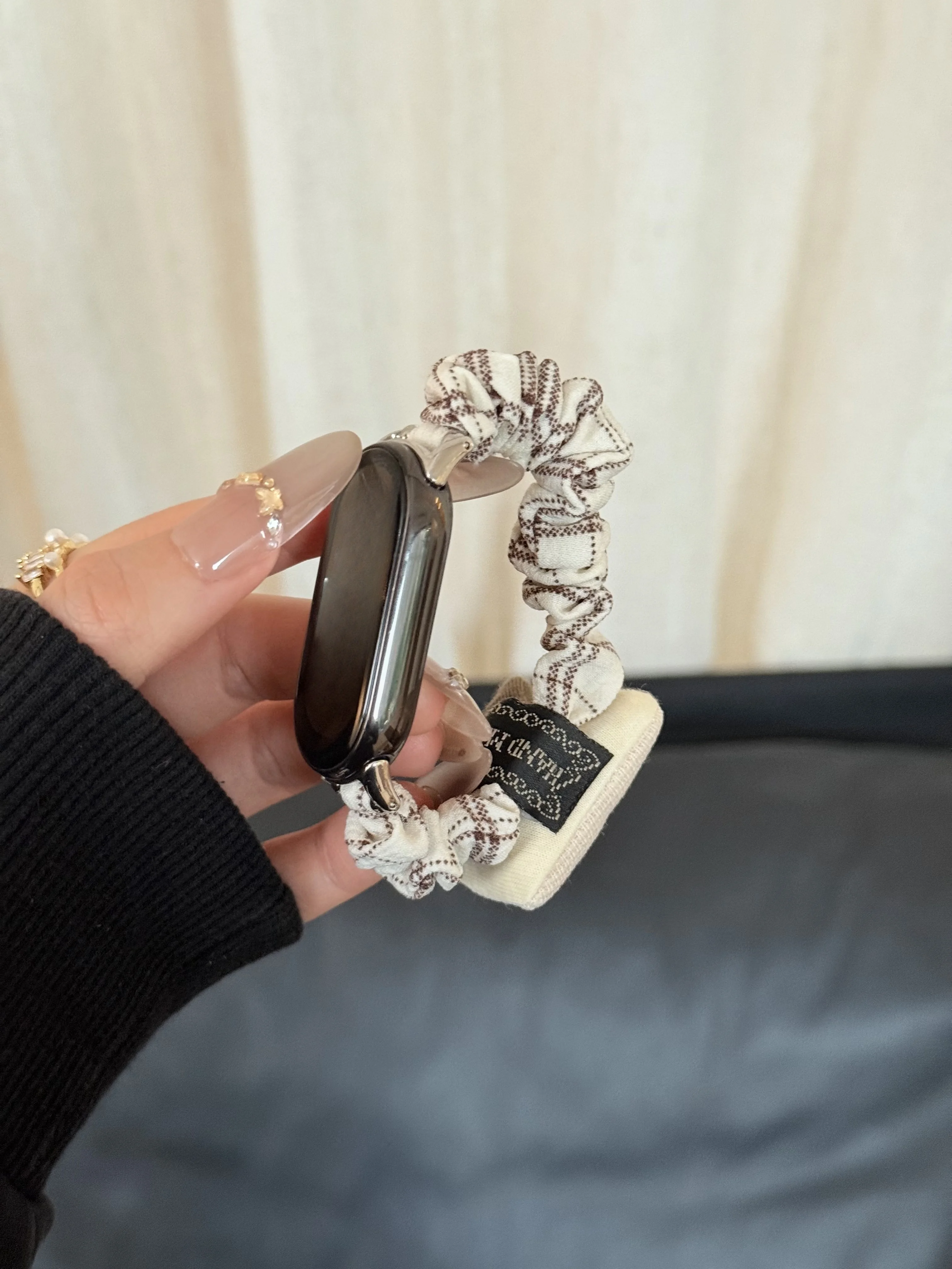 

Ремешок на голову с кроликом подходит для Xiaomi Band 8Pro/9Pro, для Mi Band 3/4/5/6/7,8/8NFC/9NFC/10/10NFC, для Redmi Watch5/4/6