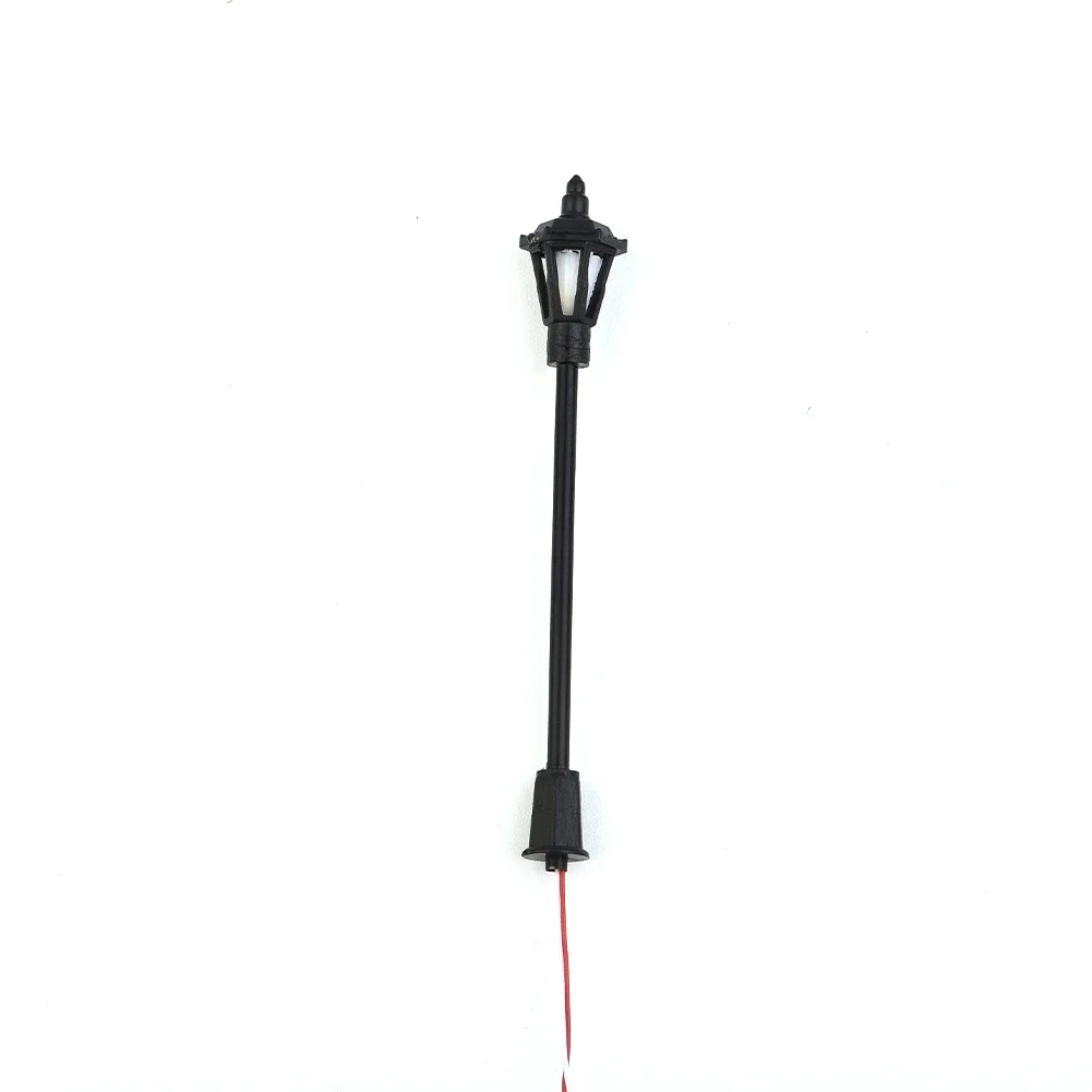 20 sztuk Model kolejowy LED Lamppost Lampy ścienne 1:150 Skala 3V Plastikowy model Sztuczne miniaturowe światło Model Sceneria