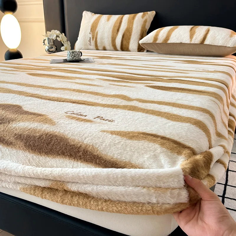 

2025 New Rabbit Plush Bed Hat Thick and Warm Winter Milk Velvet Mattress Cover 360-degree Wrapping with Elastic Bedspread