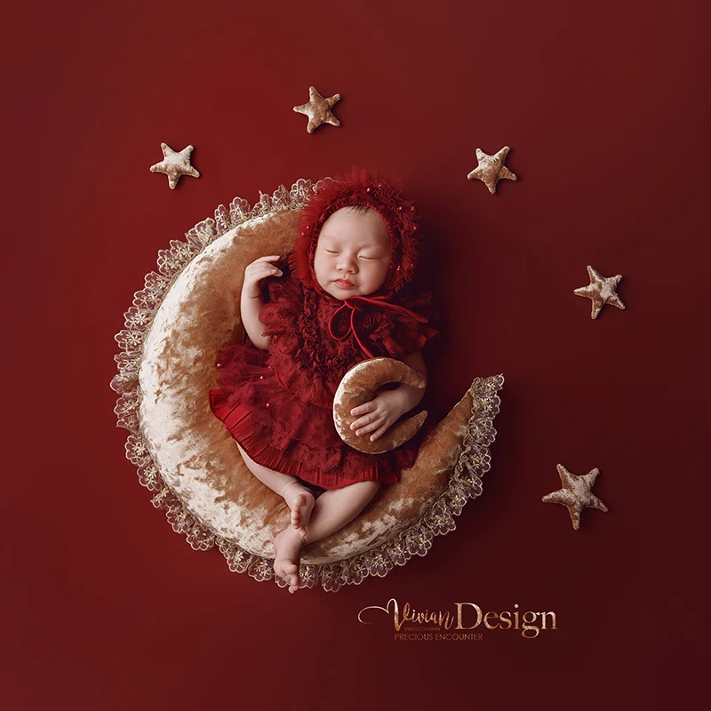 신생아 사진 소품 0-1개월 아기 소녀 레이스 롬퍼 드레스 별 장식이 있는 달 베개 스튜디오 배경 사진 촬영 액세서리