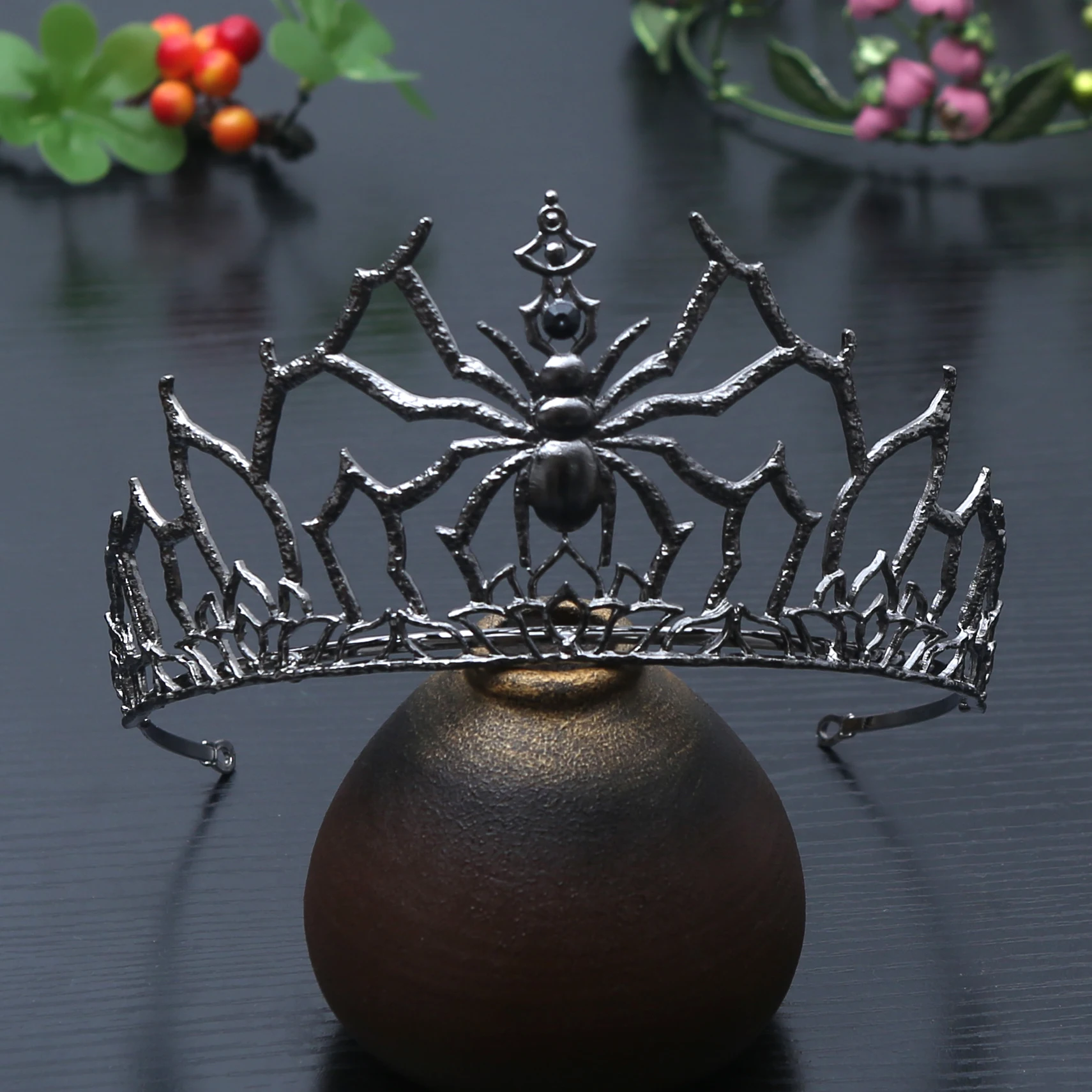 Gotische Spinnennetzkrone, schwarzer Kristall-Kopfschmuck, Metall-Tiara, geeignet für Steampunk-Halloween-Kostüm-Kopfbedeckungen für Männer und Frauen