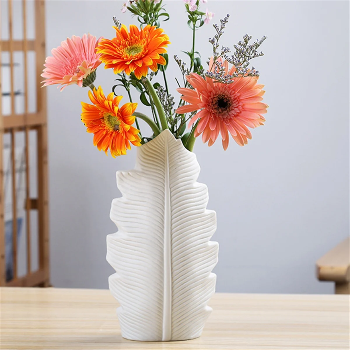 

ABIYY-Feather Ceramic Vase Leaf Shape Flower Pot Balcony Office Ornament Bedroom Living Room Desktop Home Decoration White