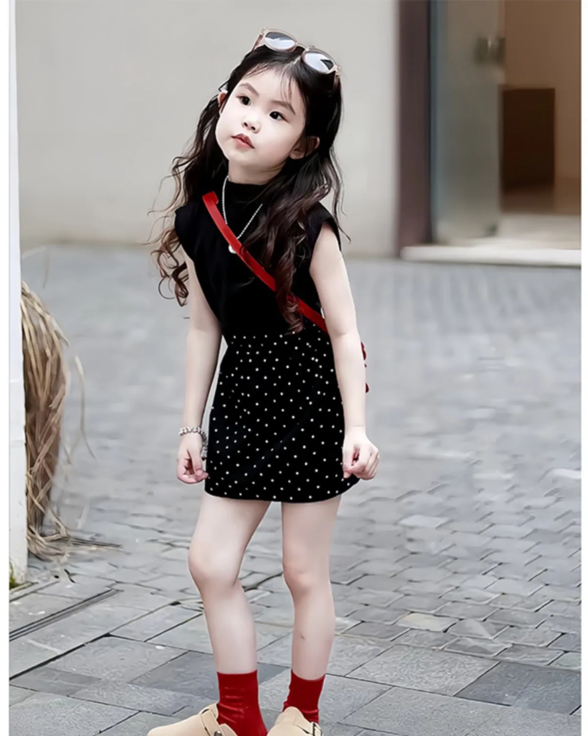 طقم بناتي صيفي جديد النسخة الكورية للأطفال بأكمام قصيرة T + تنورة منقط مكونة من قطعتين