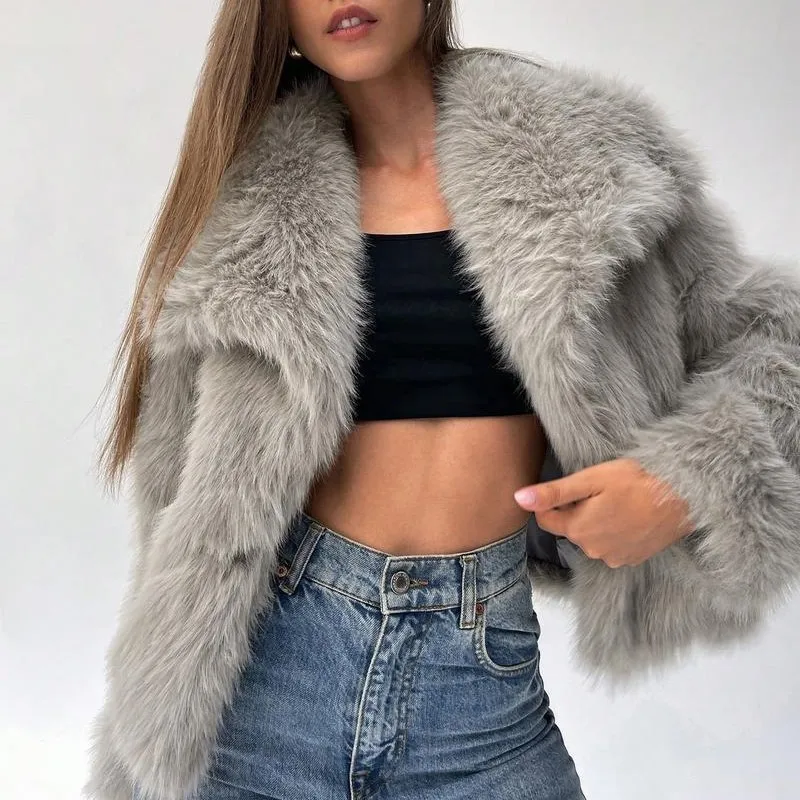 

2025 Winter Womens Short Faux Fur Coat Fashionable Oversized Lapel Long Sleeve Warm Jacket Faux Fur Solid Color Tops