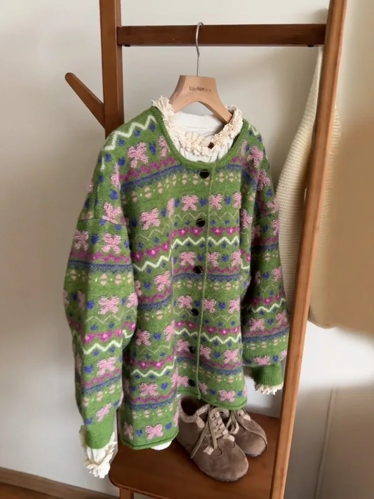 

Свободный вязаный свитер с вышивкой в стиле кантри для женщин больших размеров: комфортный и мягкий, на весну-осень