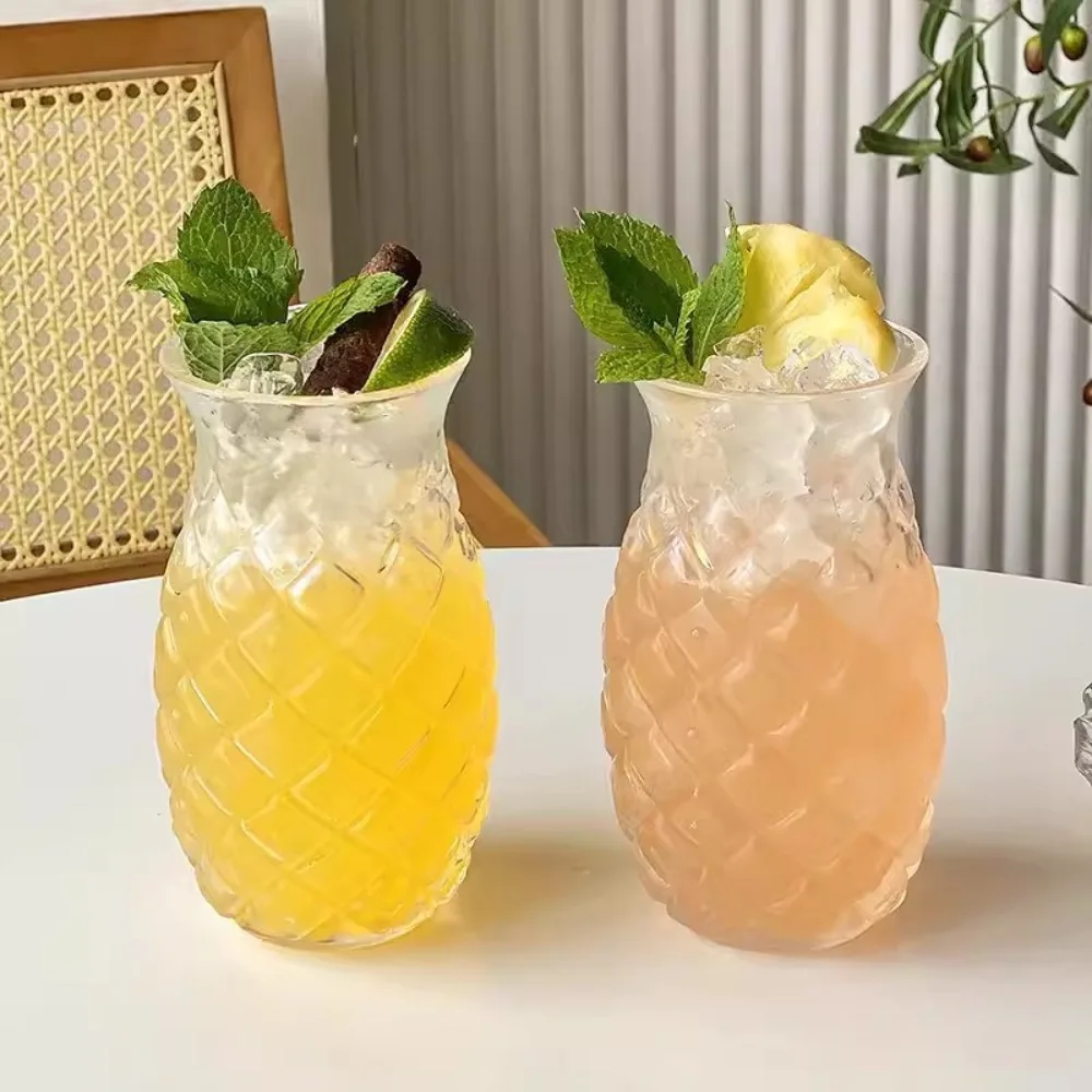 

Creative Transparent Pineapple Shaped Glass Cup 480 ML Embossed Coffee Mug with Straw Juice Cup Party