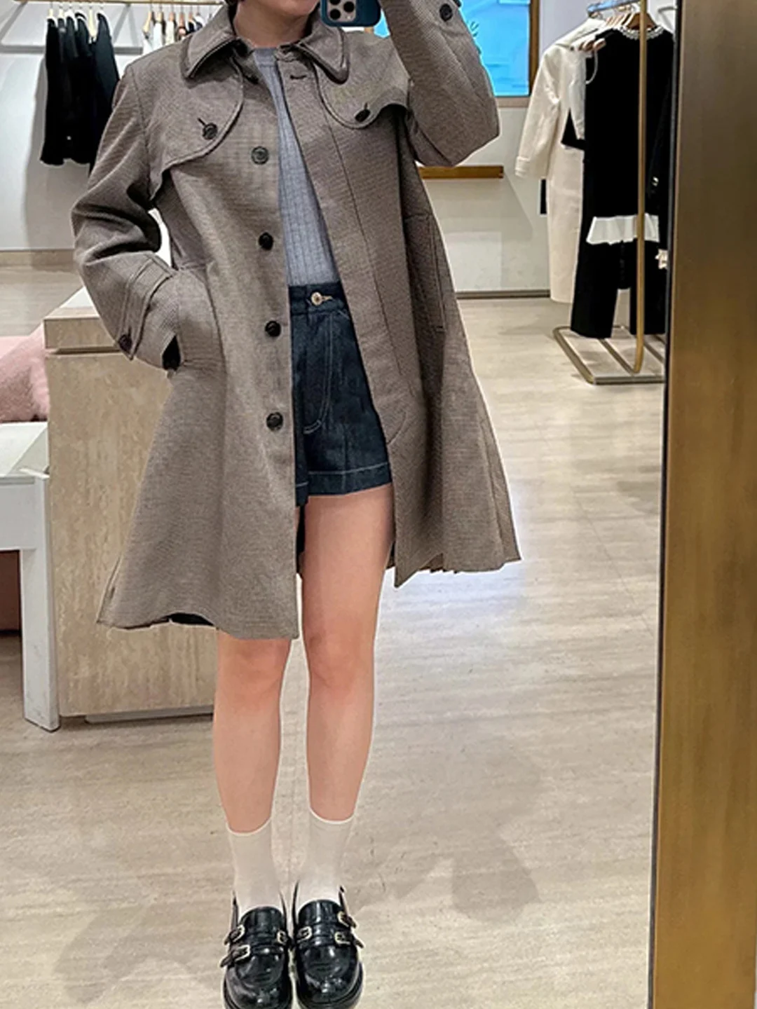 

Длинное кожаное пальто осень-зима Briti Sle Cheered Ba плиссированный воротник женское для поездок на работу из полиэстера прямого кроя ...