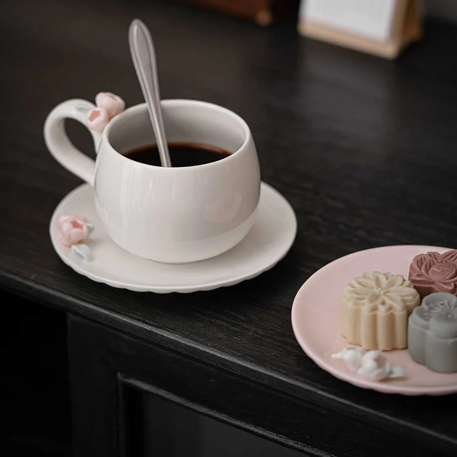 

170ML Women Handmade Flower Coffee Cup Plate Set Ceramic Mug With Tray Floral Decor Exquisite Afternoon Tea Cute Girl Heart Gift