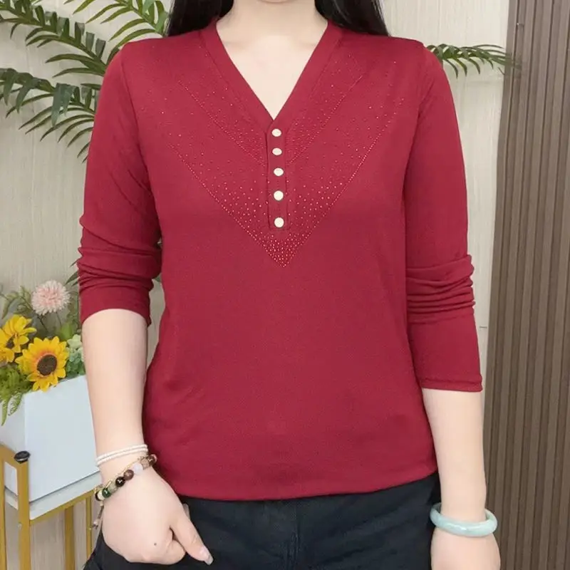 

Stylish V-neck Long Sleeve Solid Color Base Layer Shirt with Charming Embellished Diamonds Versatile T-Shirt
