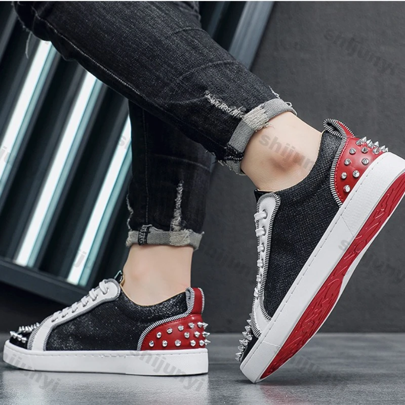 

Men's Casual Shoes 2025 Autumn New Otdoor Fashion Studded Cross Tied Flats Comfortable Trendy Metal Decoration Vulcanized Shoes