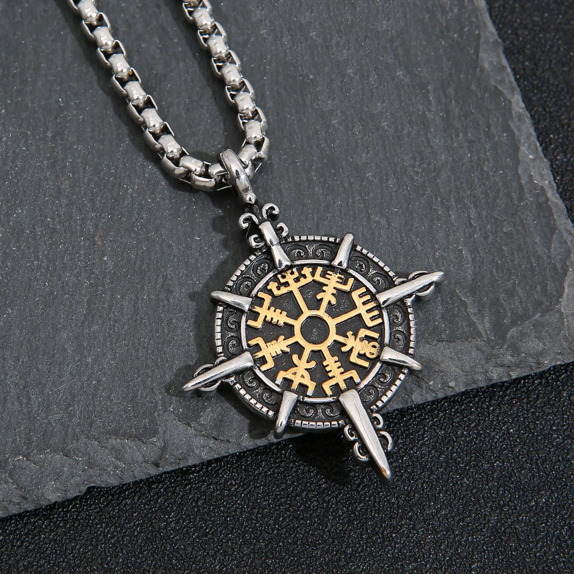 

Retro Gold Color Vikings Compass Necklace Men Antique Stainless Steel Norse Rune Amulet Pendant Vegvisir Homme Icelandic Jewelry