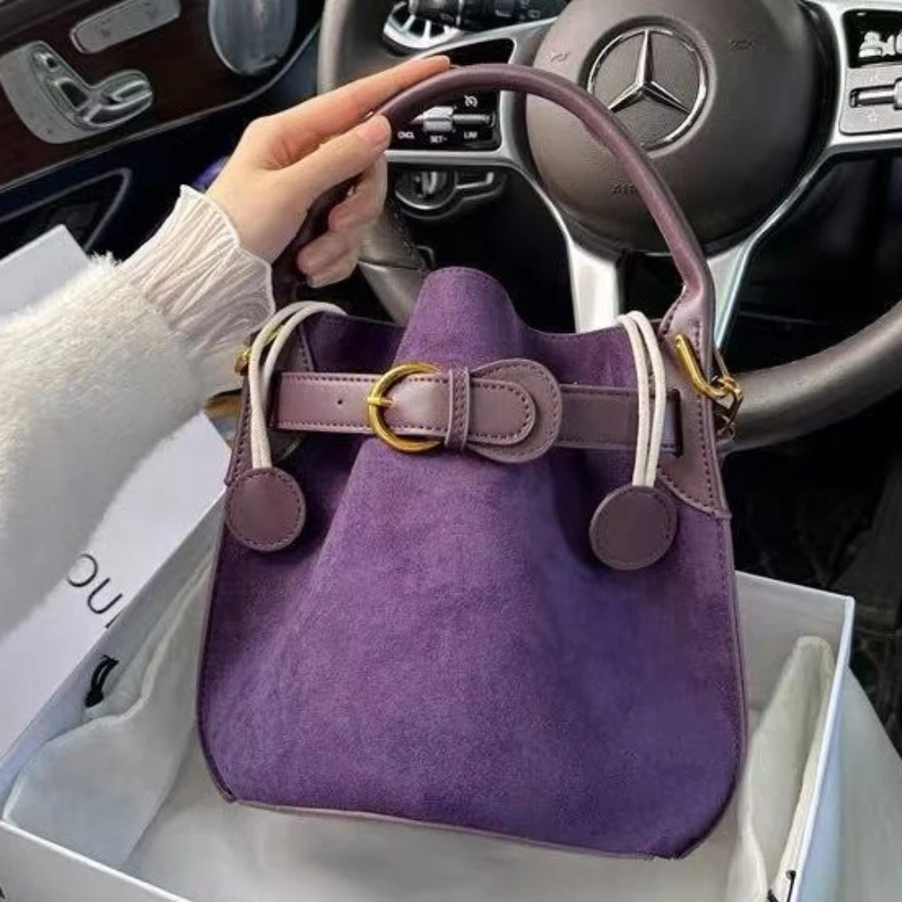 

Small Niche Design, High-end Purple Velvet Bucket Bag, Women's 2025 Autumn And Winter New Commuting Shoulder Crossbody Bag