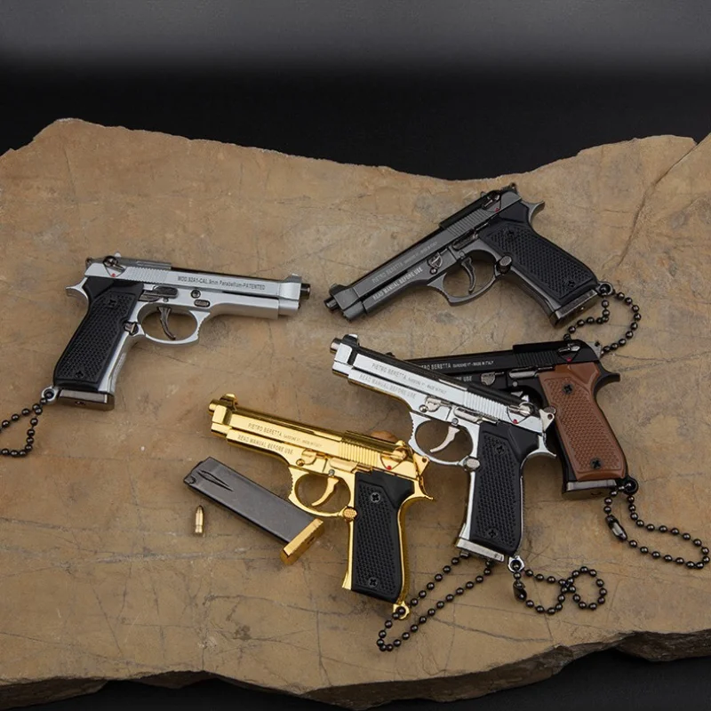 2025 PUBG 1:3 معدن بيريتا M92F مسدس نموذج بندقية المفاتيح هدية رمي قذيفة قلادة الديكور الحرف التماثيل والمنمنمات #4