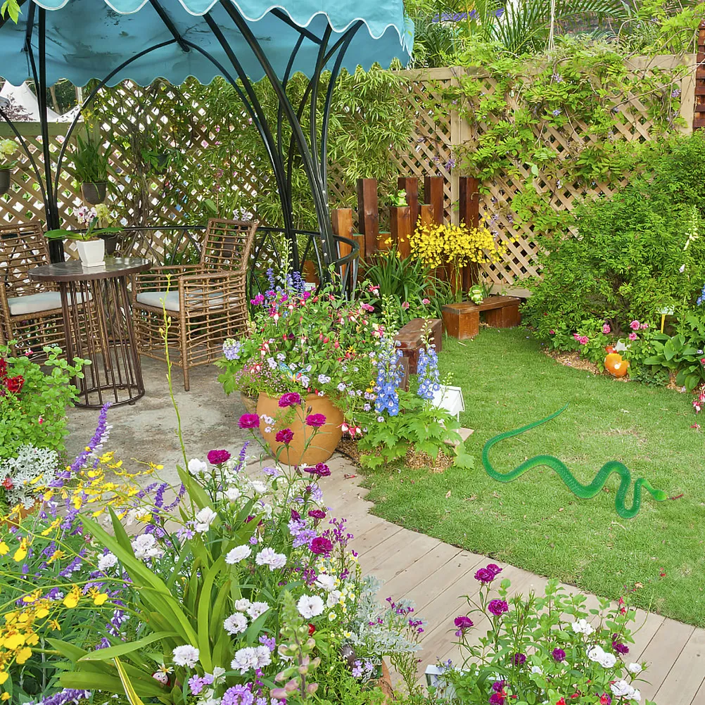 

3Pcs Rubber Snake Decorations Lifelike Realistic Simulation Snake for Halloween Party Garden Prank Props Cognitive Play