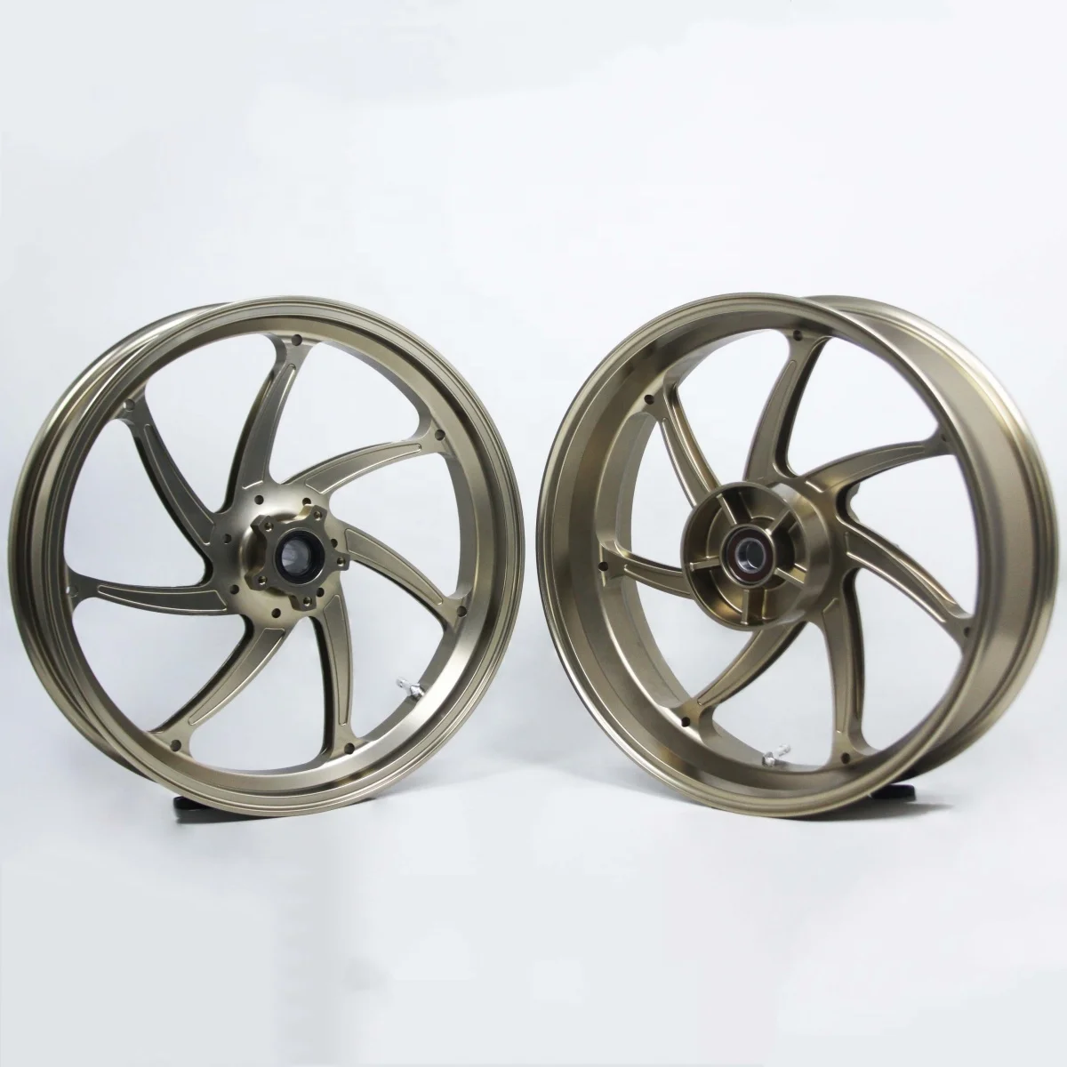 

Высокоточные кованые колеса из алюминиевого сплава для мотоциклов Aprilia RSV4 / RS 660 / GPR 250, подходят для MV Agusta Brutale 1000