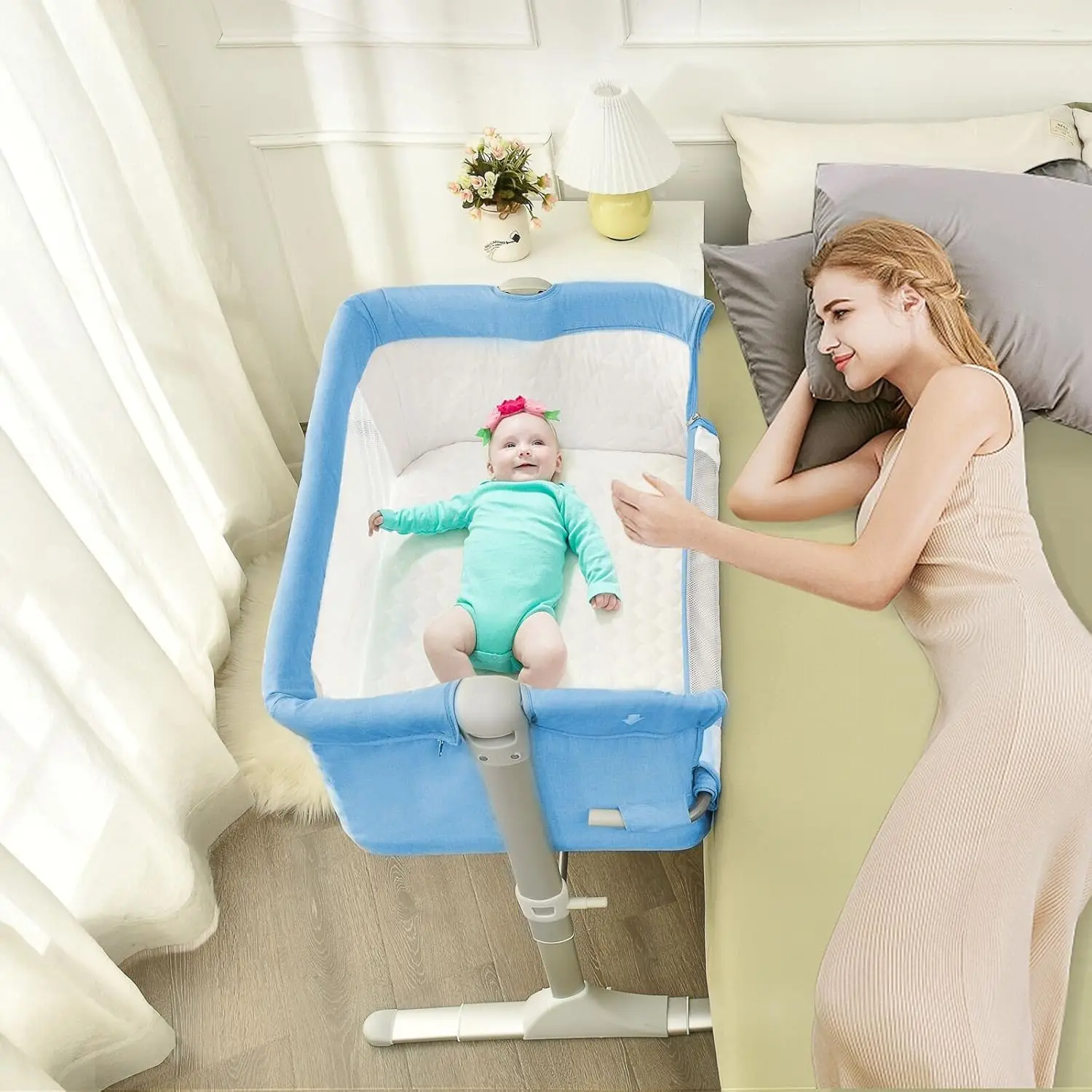 Baby Bedside Crib, Newborn Bassinet Bedside Sleeper, Adjustable Height, Detachable &Washable Mattress, Breathable Mesh, Straps