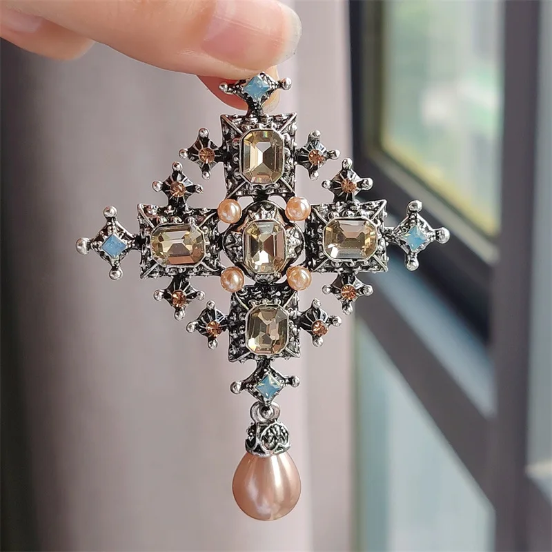 

Vintage Baroque Rhinestone Cross Brooch For Women Men Personalized Crystal Pearl Water Drop Brooch Office Party Jewelry Gift