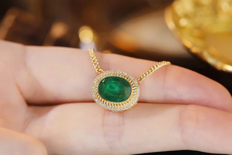 KUGG 100% 18K Yellow Gold Necklace Cuban Chain Vintage Oval Shape Shiny Diamond Natural Emerald Necklace for Women Party Jewelry