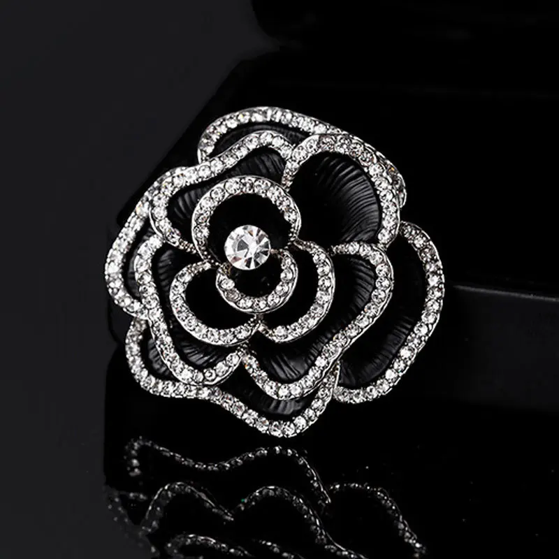 Crown Suit Camellia CC Brooch High Grade Elegant for Women Girls Gift Clothing Accessories