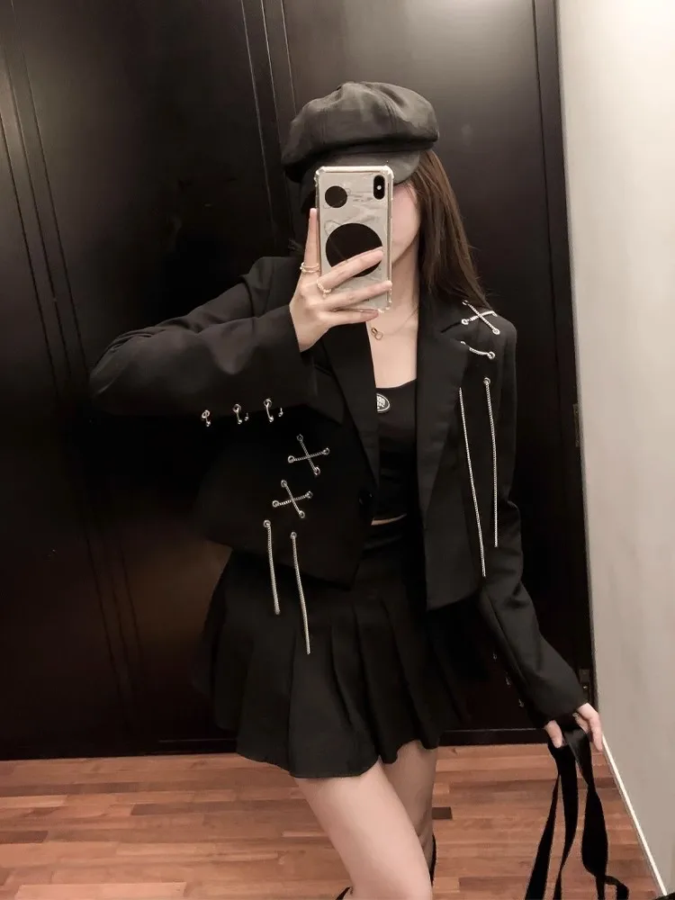 Women Punk Gothic Cropped Blazer with Metal Chain Harajuku Design Streetwear Chic Patchwork Suit Office Lady Commute Short Coat