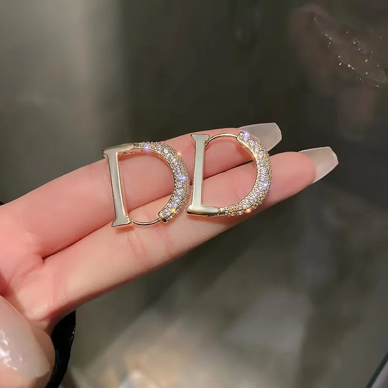 New 2024  Fashionable Letter D Earrings for Women Luxury Elegant Delicate Gold Color Small Earrings Party Jewelry Gift Jewelry