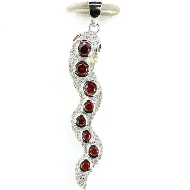 

Подвеска из твердого серебра 925 пробы, 43x8 мм, в форме бабочки, 3,1 г, красный кровавый рубин, перидот, фиолетовая шпинель, кунцит, золотой цитрин