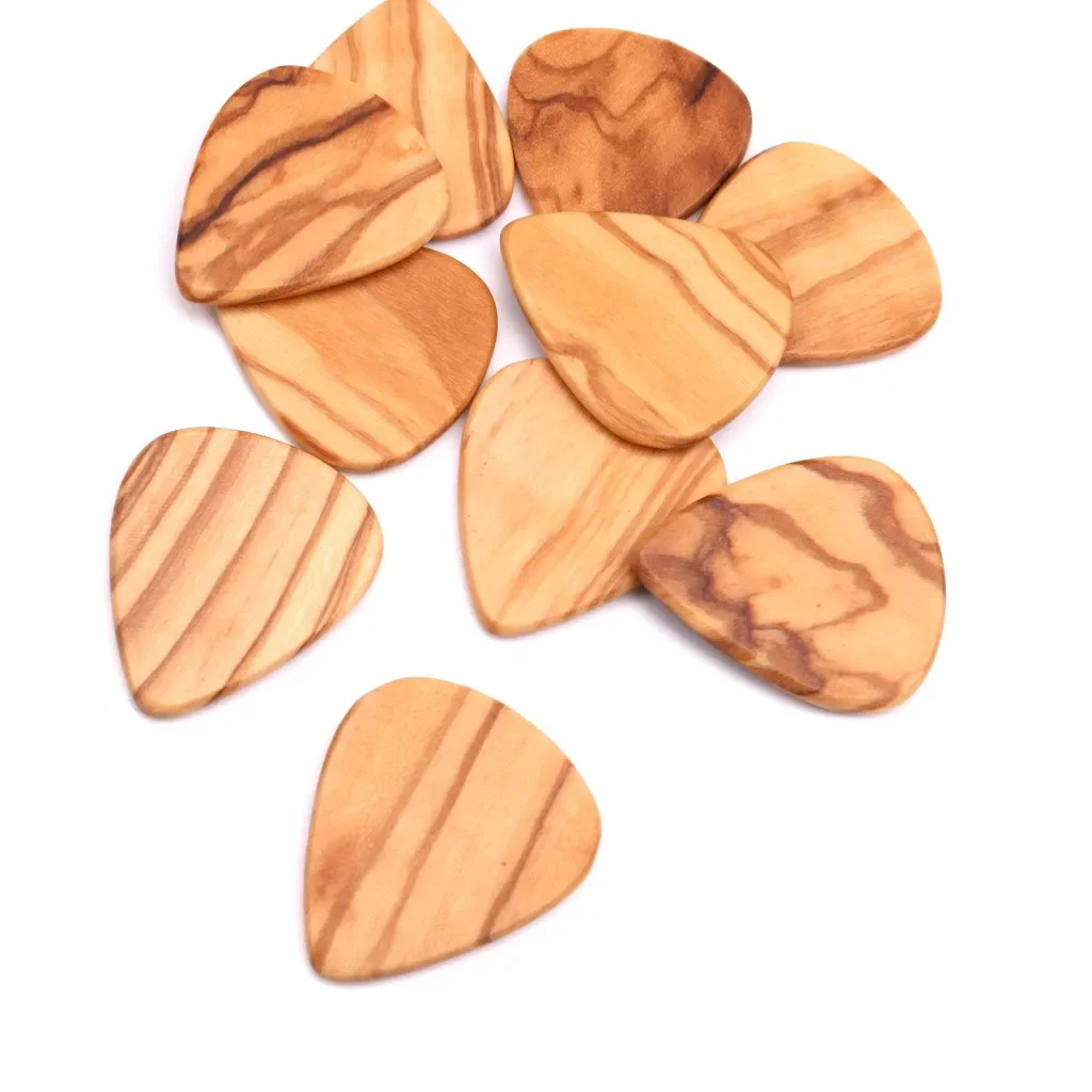 1pcs Strong Clear Guitar Pick Timb er Tone s Wood Acoustic Guitar Picks / Plectrums Red Sandalwood Rosewood Heart Shape Picks