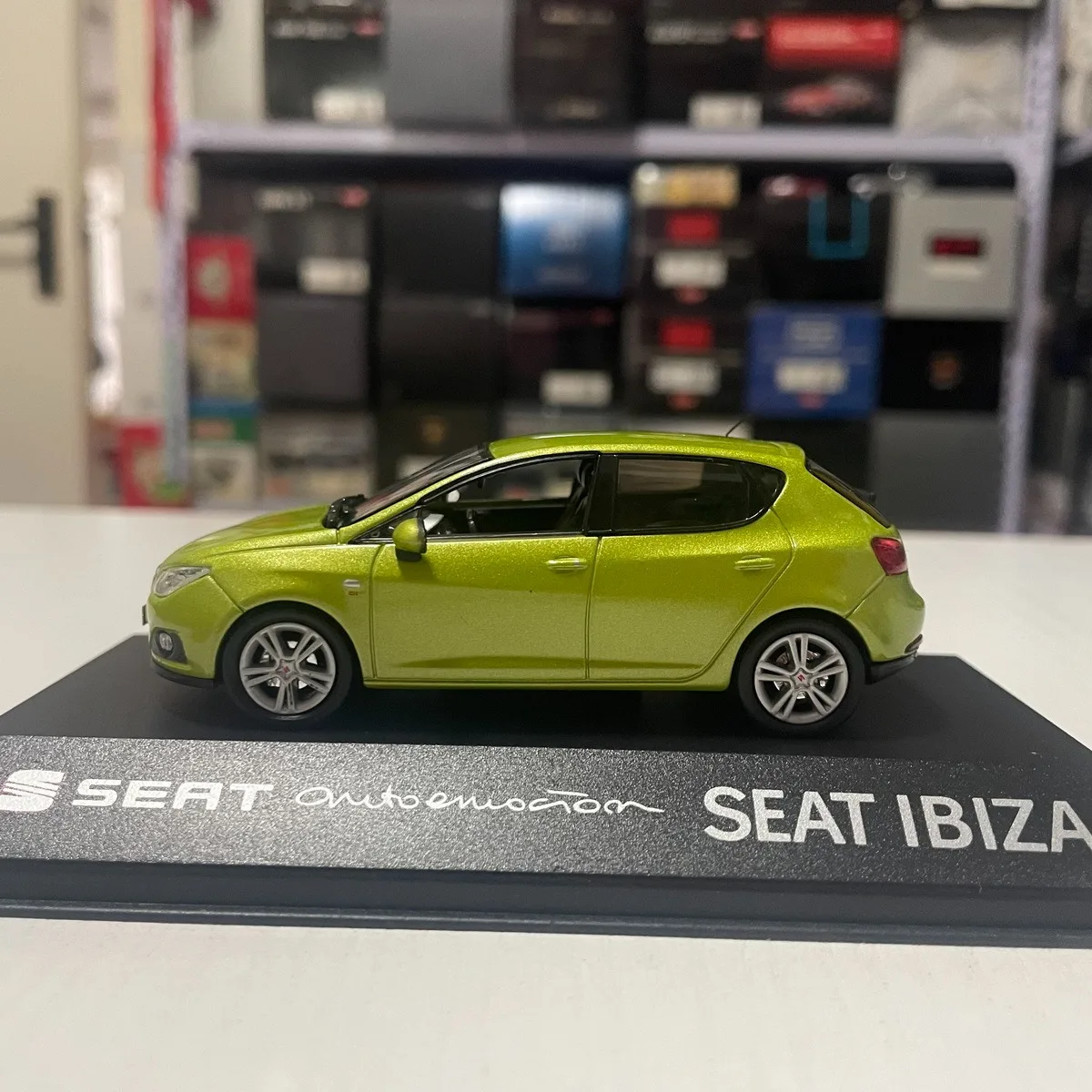 1:43 Scale SEAT New Ibiza Hatchback Alloy Car Model Ornament