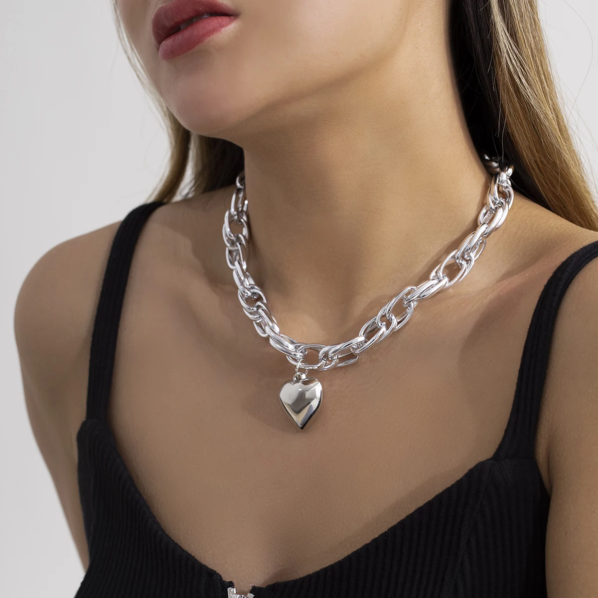 Hip Hop Thick Cross Chain With Heart Pendant Necklace for Women Chunky Short Choker Necklace Collar 2022 Fashion Jewelry on Neck