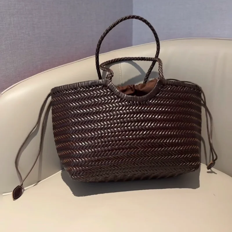 

Cowhide Leather Woven Tote Bag Large Capacity Handwoven Shoulderbag For Women Luxury Handcrafted Basket Bag Elegant Underarm Bag