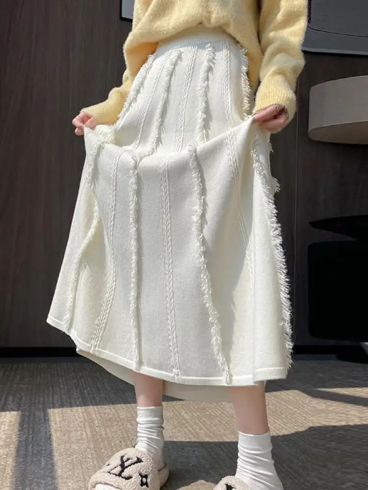 

Korean Fashion Black White Tassel Elegant Skirts Women Autumn Winter New Khaki Twists Slim High Waist Knitted Pleated Long Skirt