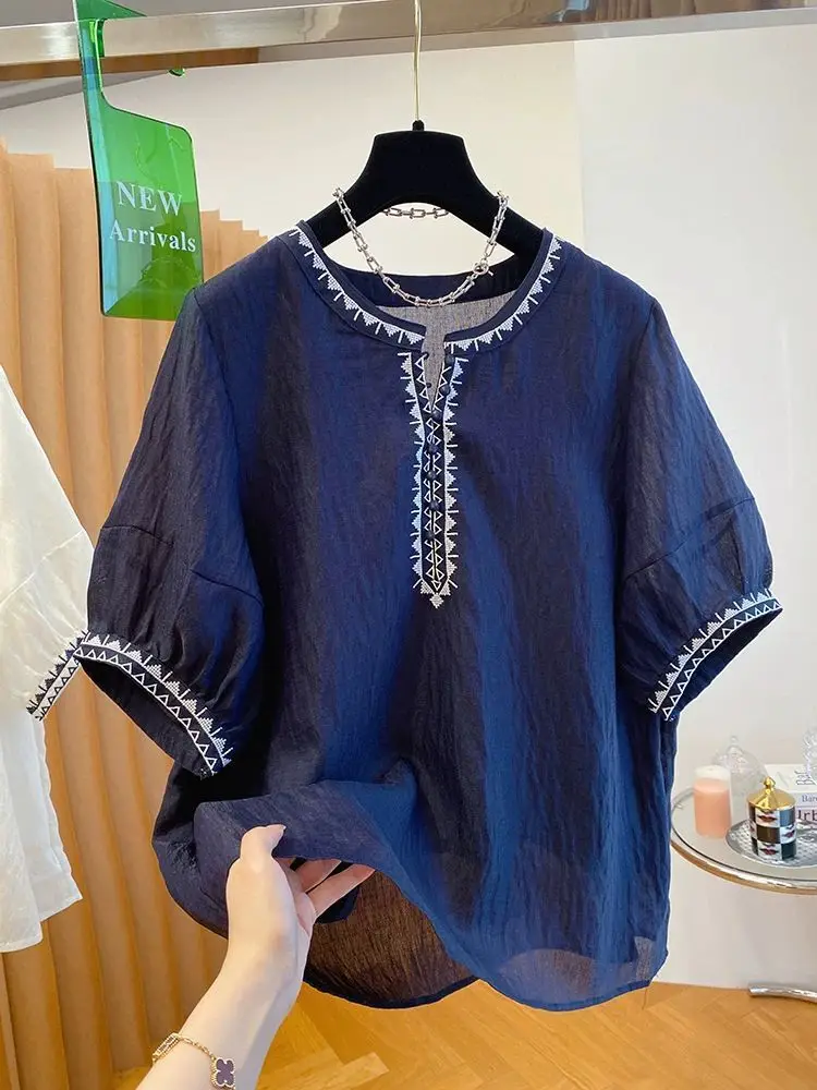 Camicetta da donna a maniche corte in cotone bianco ricamato 2025 Top girocollo ampio nuovo stile